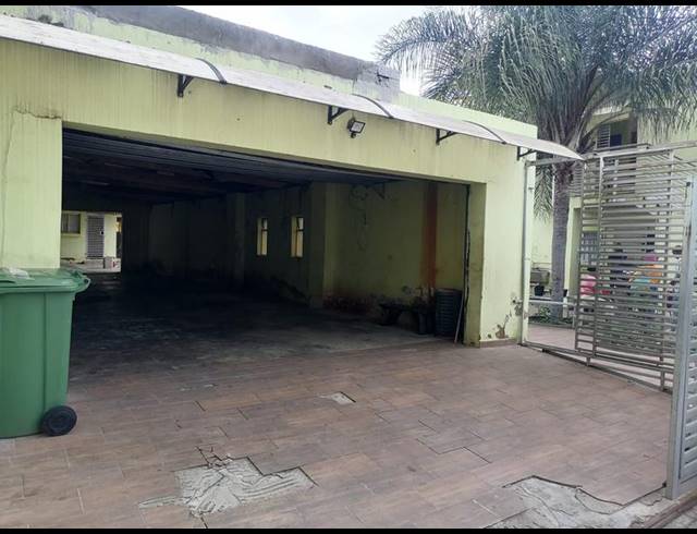 11 BEDROOM HOUSE FOR SALE IN PRETORIA WEST